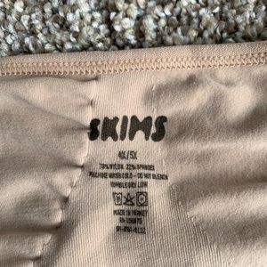 SKIMS sculpting bra